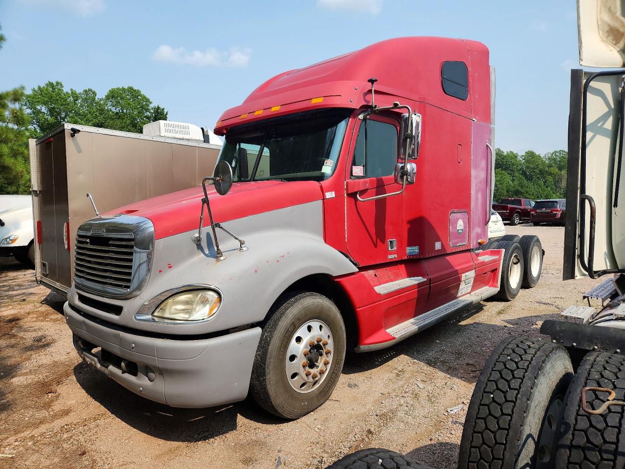 1FUJA6CGX4LM21637 · 2004 FREIGHTLINER CONVENTIONAL