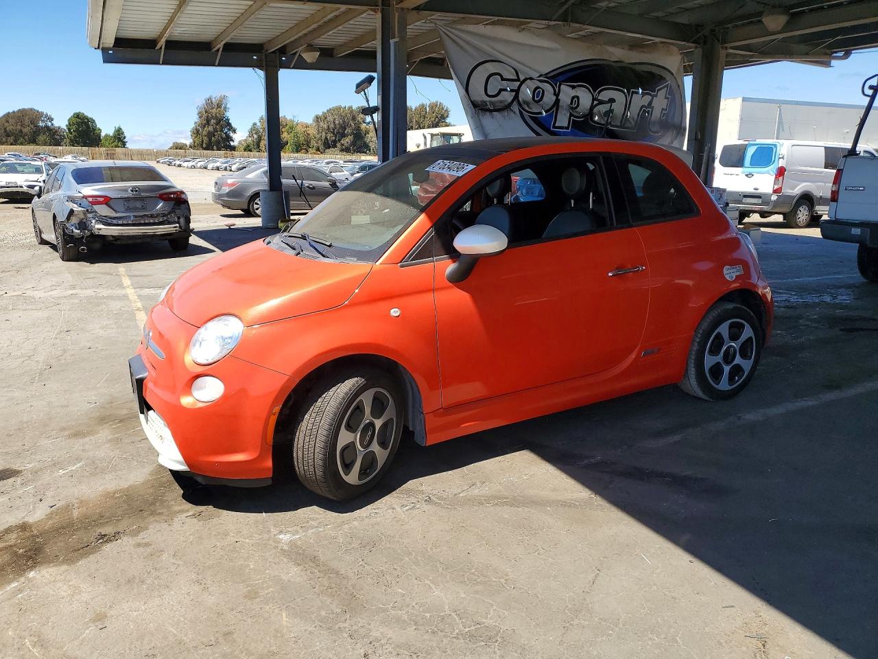 3C3CFFGEXFT652916 · 2015 FIAT 500