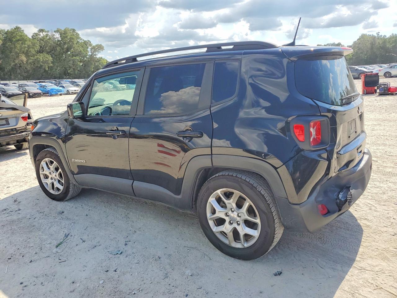ZACCJABB7JPJ05433 · 2018 JEEP RENEGADE · 2/13