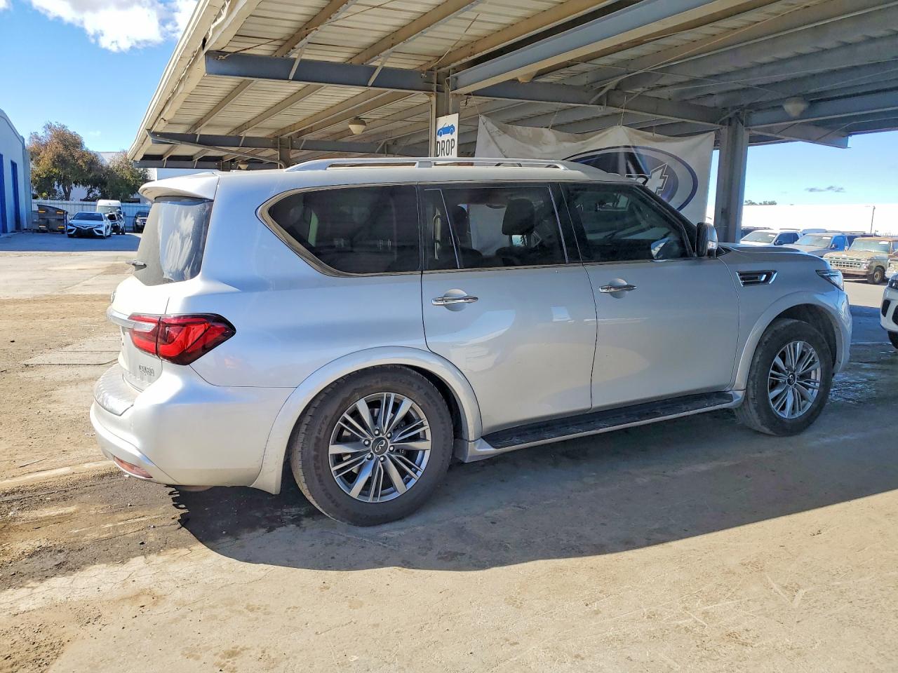 JN8AZ2AF3M9717989 · 2021 INFINITI QX80 · 3/13