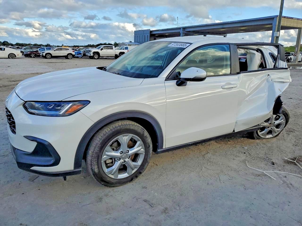 3CZRZ1H38SM717032 · 2025 HONDA HR-V