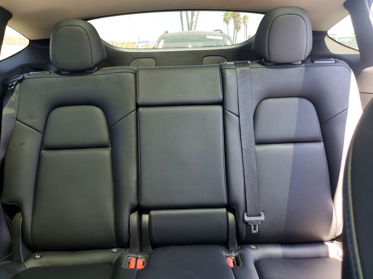 7SAYGDEF0NF336813 · 2022 TESLA MODEL Y · 10/13