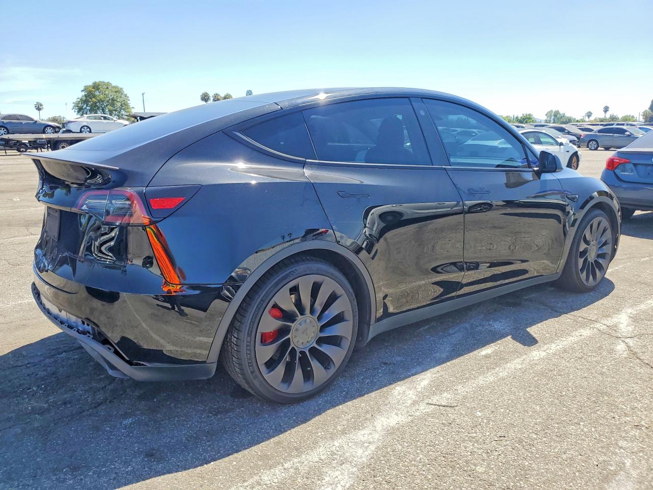7SAYGDEF0NF336813 · 2022 TESLA MODEL Y · 3/13