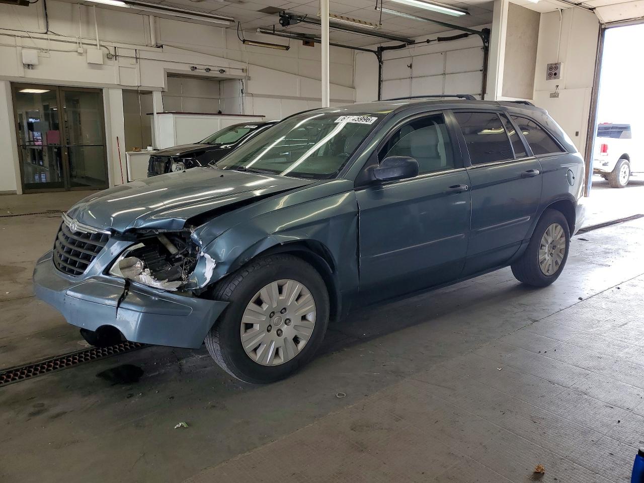 2C8GM48L55R310956 · 2005 CHRYSLER PACIFICA