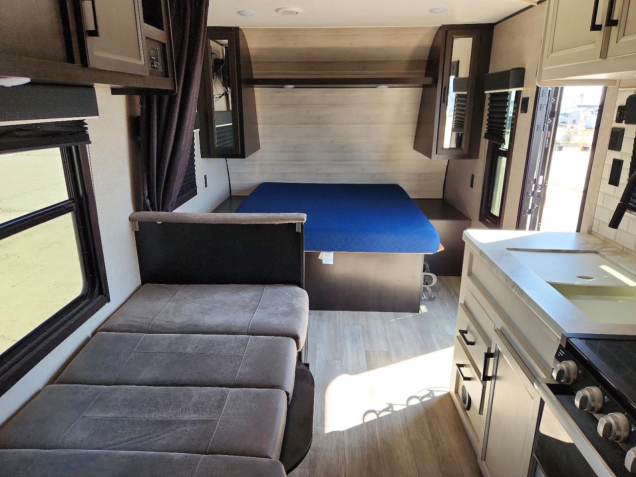 1UJBJ0BM3N75N0572 · 2022 JAYCO JAY FLIGHT · 5/10