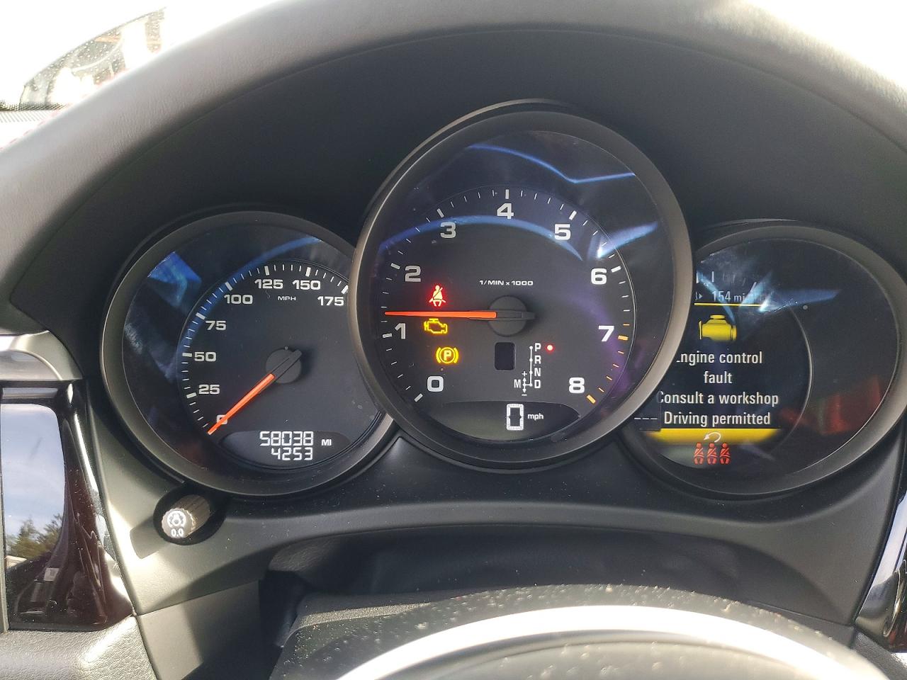 WP1AA2A52MLB11577 · 2021 PORSCHE MACAN · 9/13