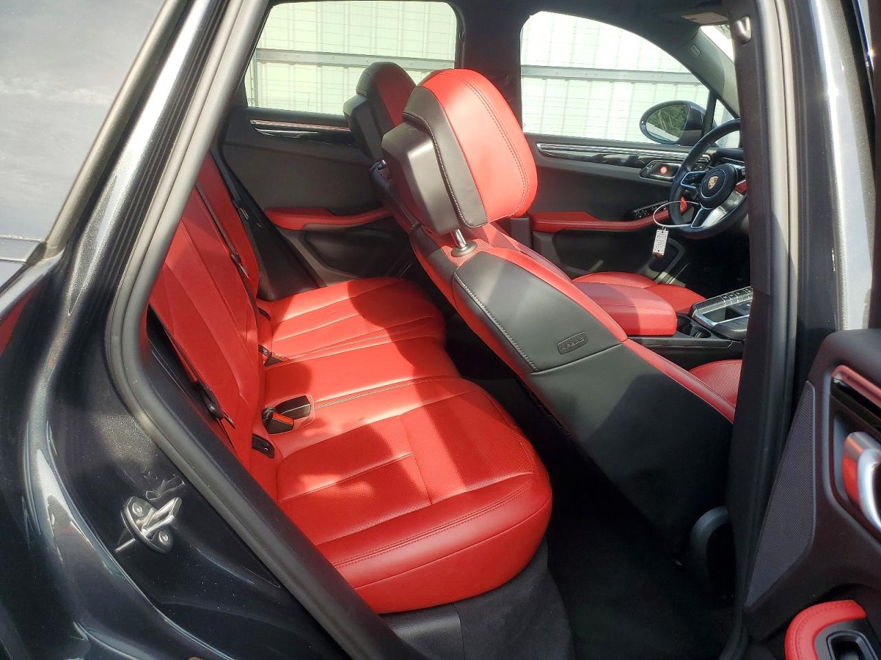 WP1AA2A52MLB11577 · 2021 PORSCHE MACAN · 11/13