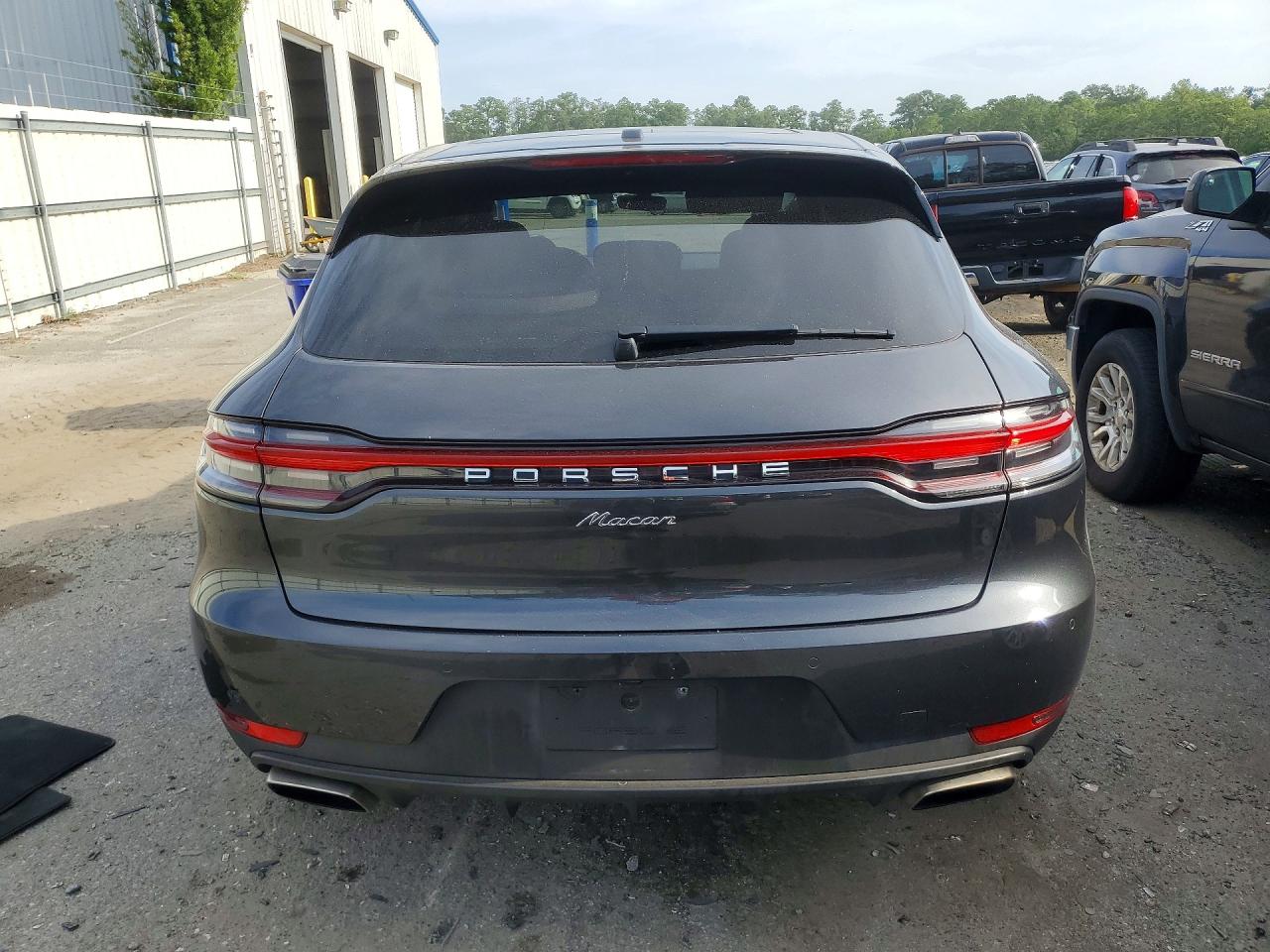 WP1AA2A52MLB11577 · 2021 PORSCHE MACAN · 6/13