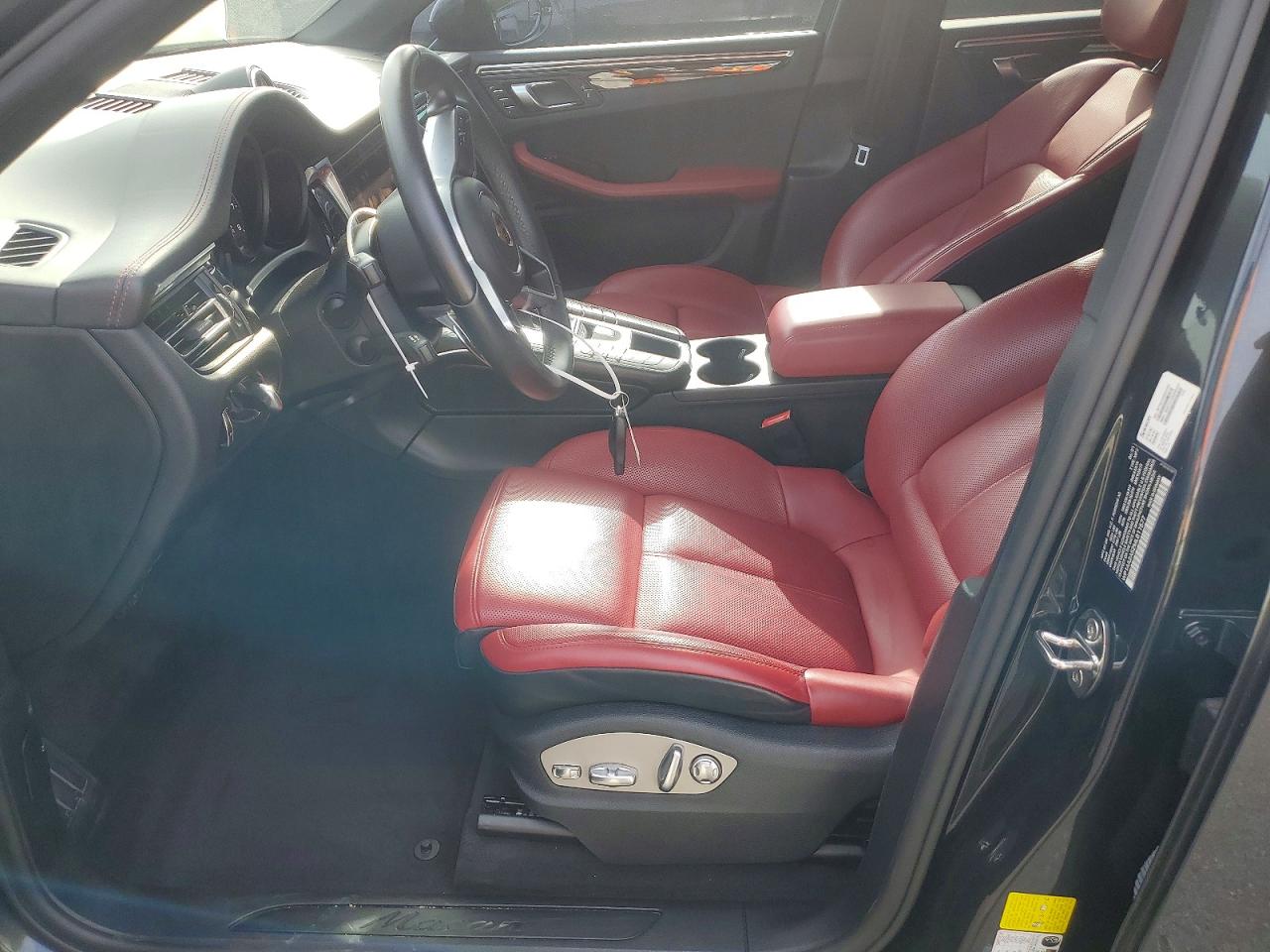 WP1AA2A52MLB11577 · 2021 PORSCHE MACAN · 7/13
