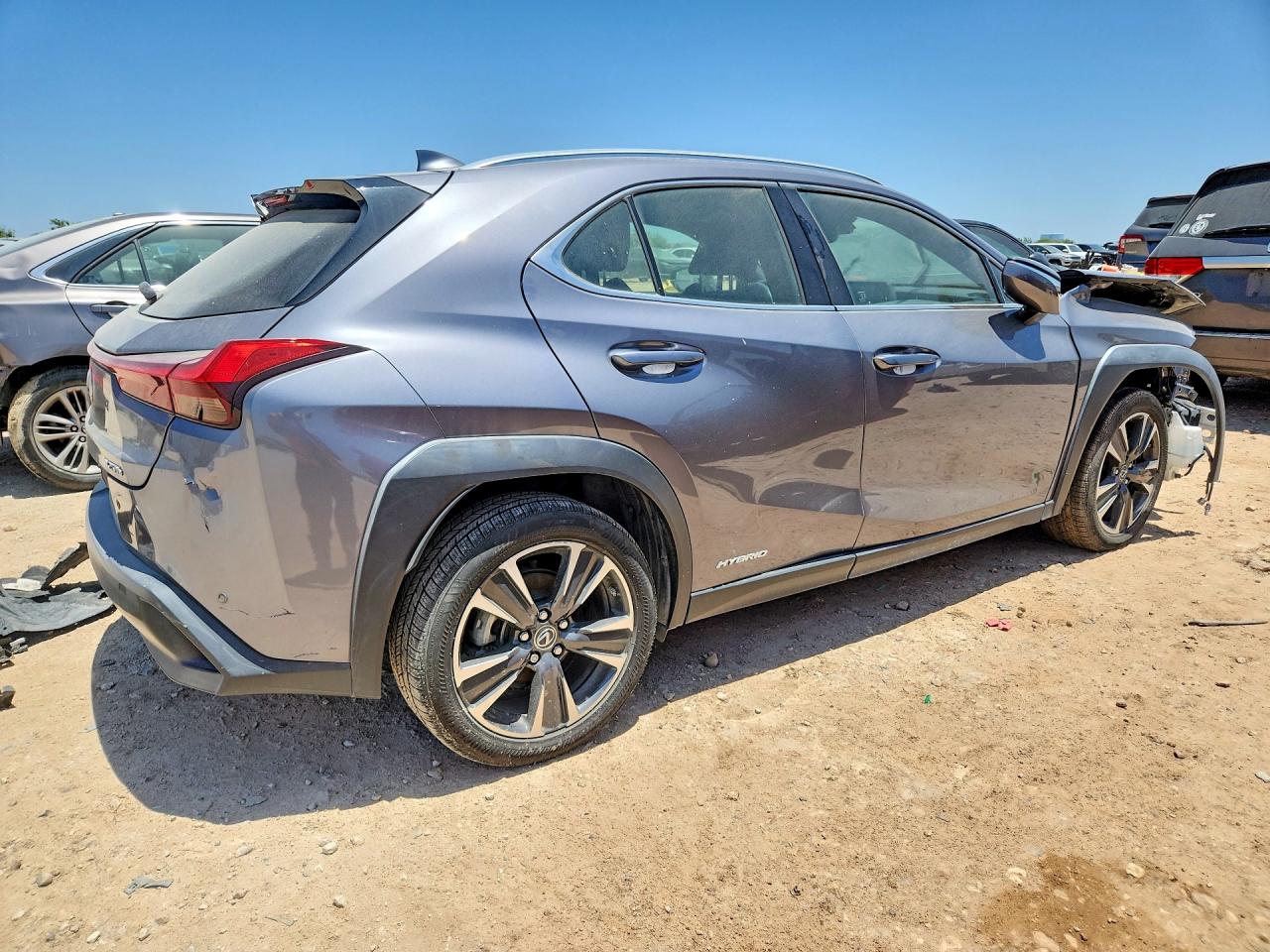 JTHU9JBH1K2019419 · 2019 LEXUS UX · 3/13