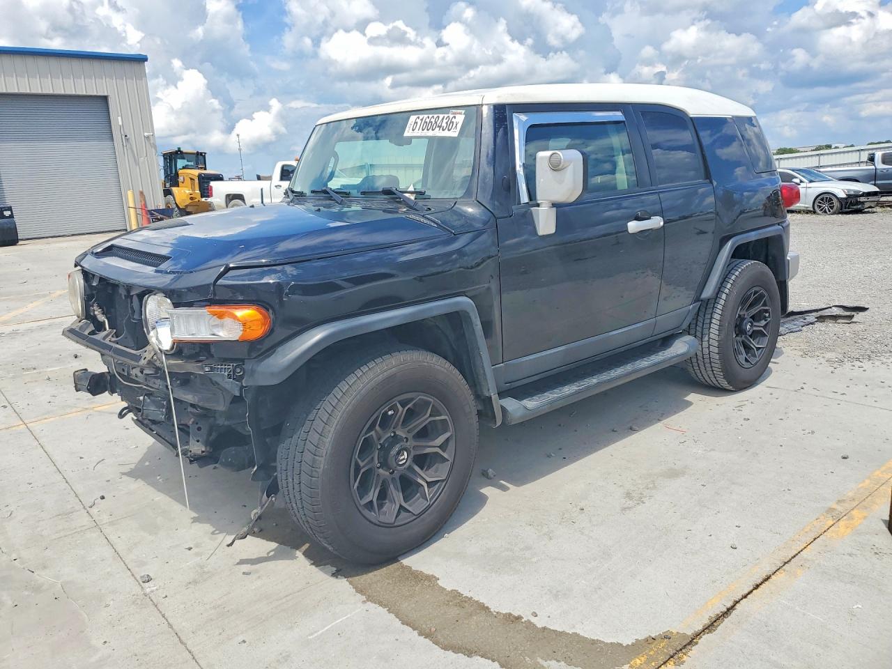 JTEBU4BF4AK082273 · 2010 TOYOTA FJ CRUISER