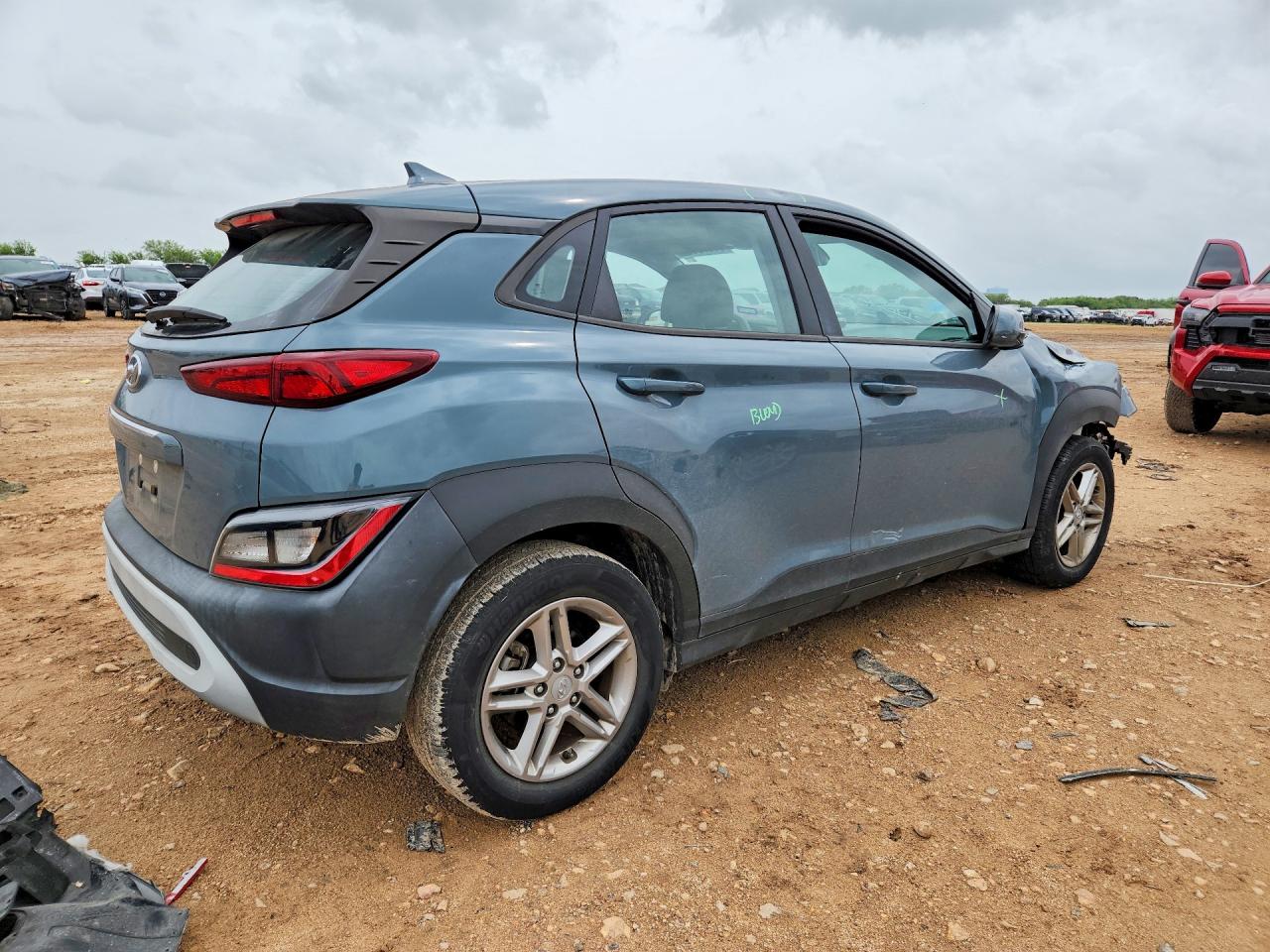 KM8K22AB8NU815962 · 2022 HYUNDAI KONA · 3/13