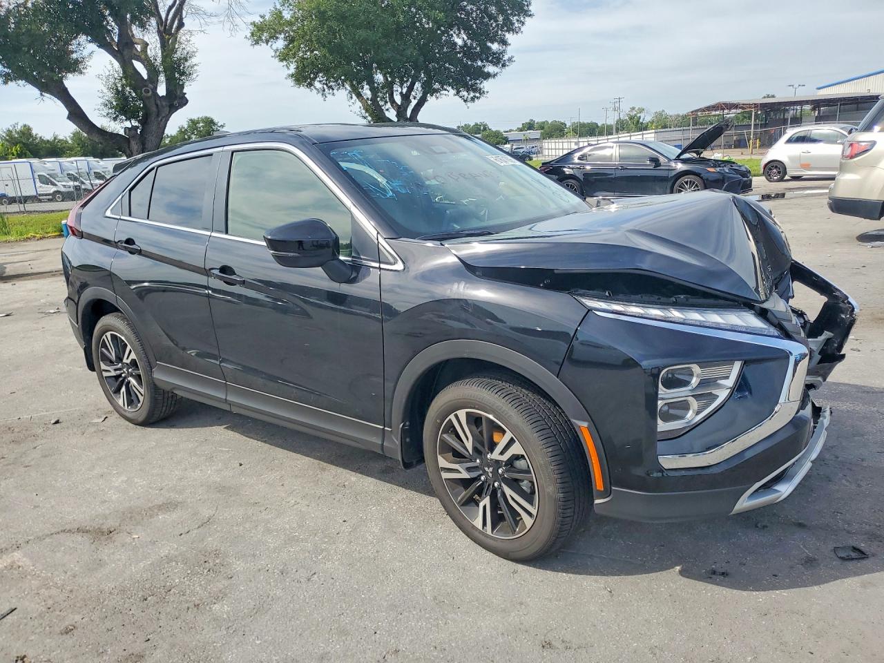 JA4ATWAA3TZ015785 · 2026 MITSUBISHI ECLIPSE CROSS · 4/13