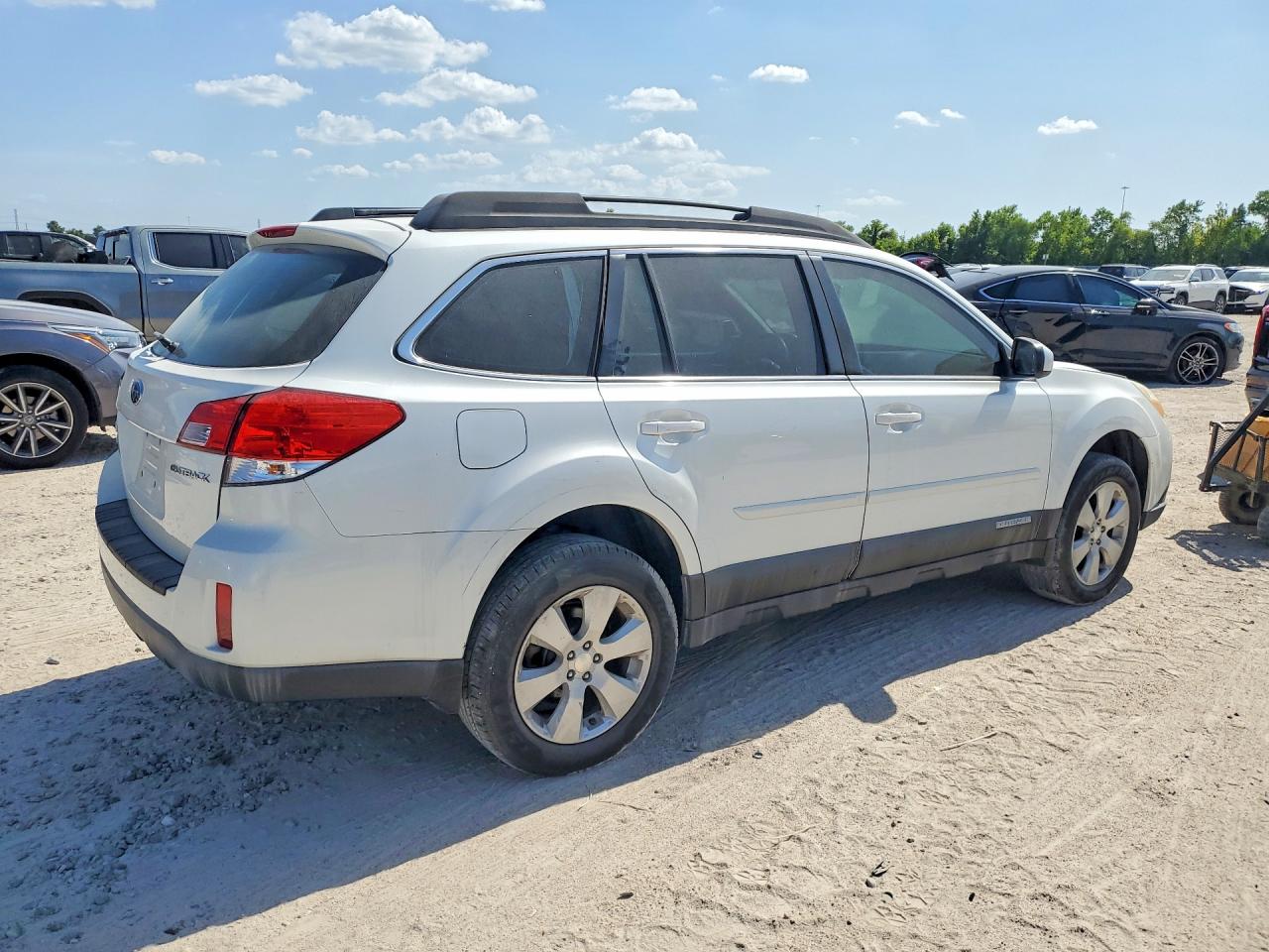 4S4BRCAC4C3210169 · 2012 SUBARU OUTBACK · 3/13