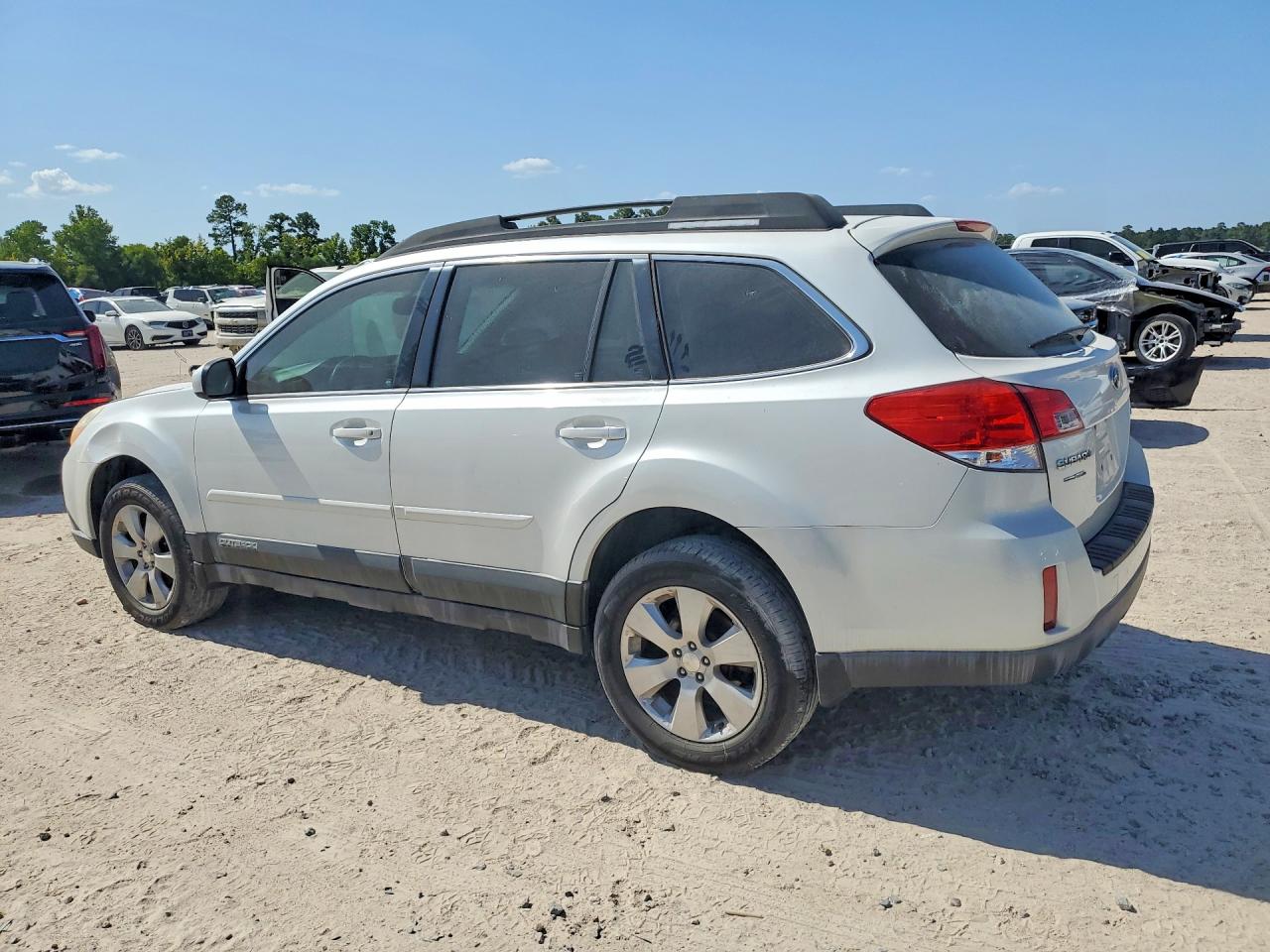 4S4BRCAC4C3210169 · 2012 SUBARU OUTBACK · 2/13