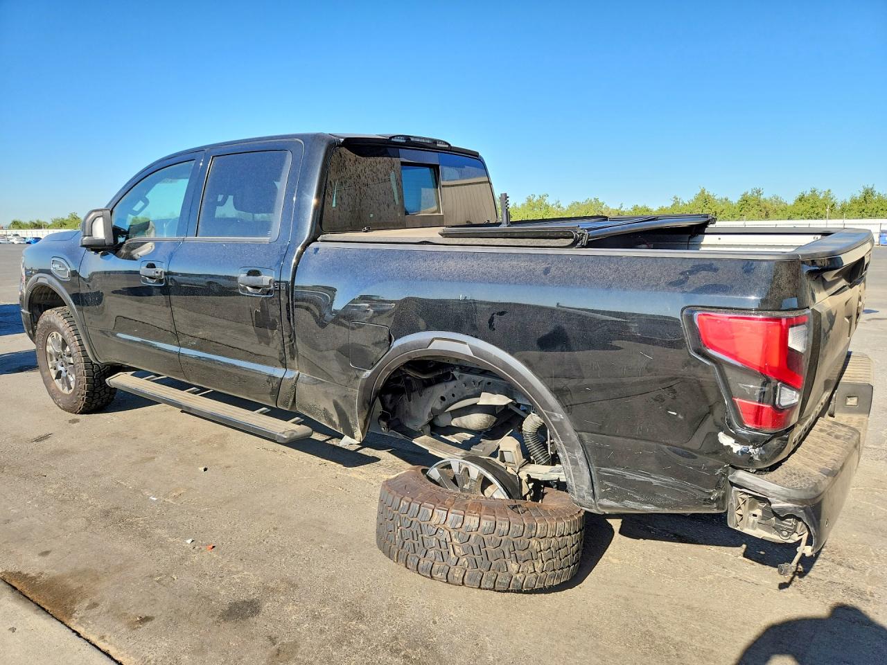 1N6AA1FB5MN533399 · 2021 NISSAN TITAN XD · 2/12