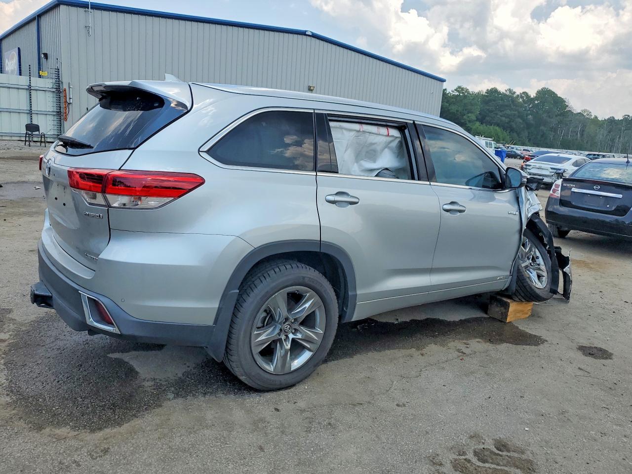 5TDDGRFH6KS053767 · 2019 TOYOTA HIGHLANDER HYBRID · 3/13