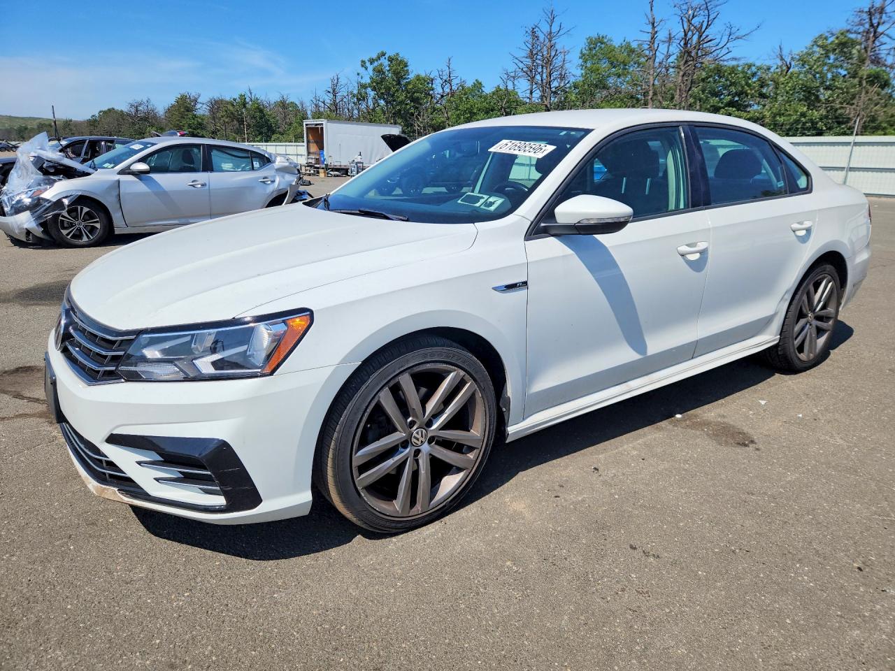 1VWAA7A3XJC032423 · 2018 VOLKSWAGEN PASSAT