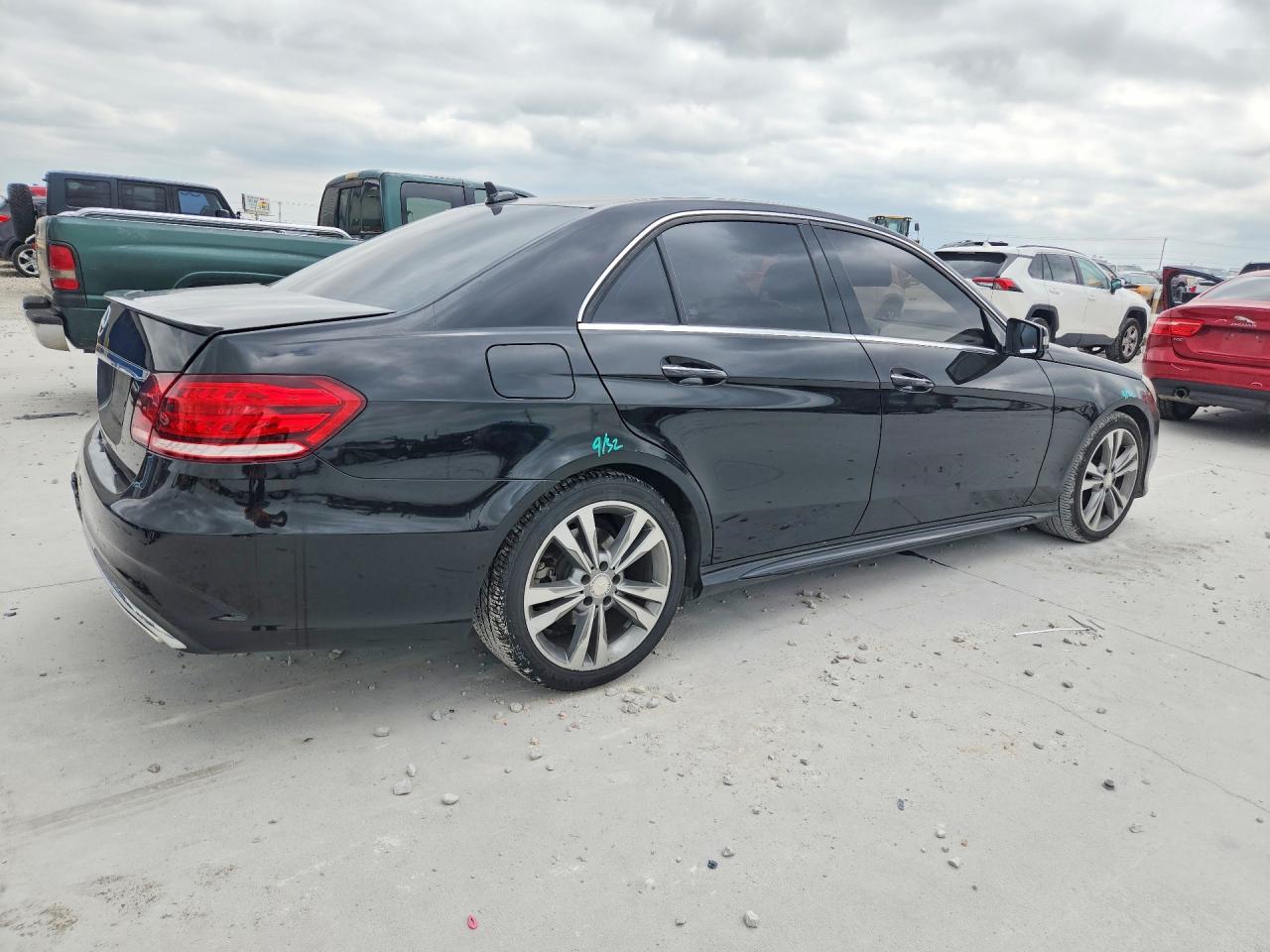 WDDHF5KB8GB282874 · 2016 MERCEDES-BENZ E · 3/13