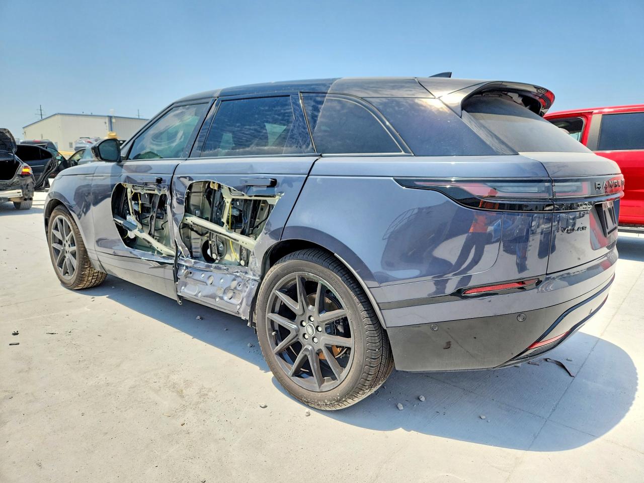 SALYL2EX5TA829519 · 2026 LAND ROVER RANGE ROVER VELAR · 2/12