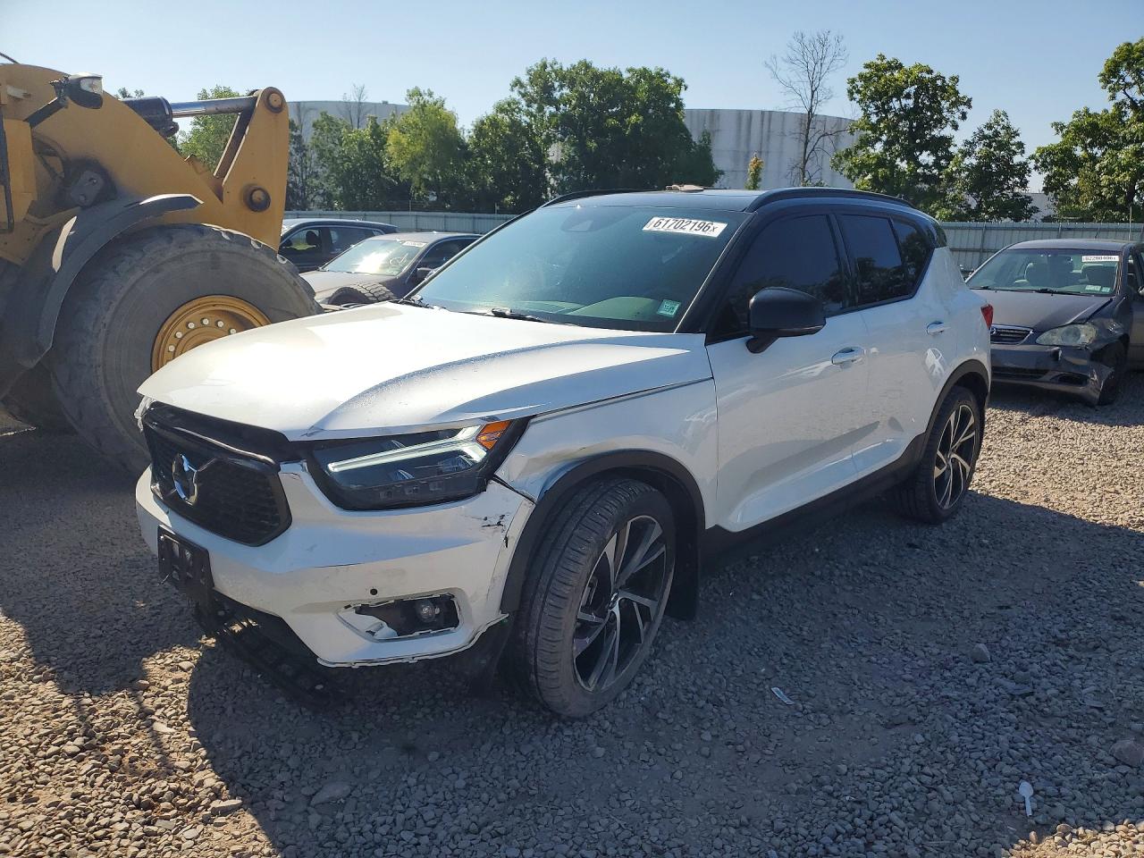 2021 VOLVO XC40