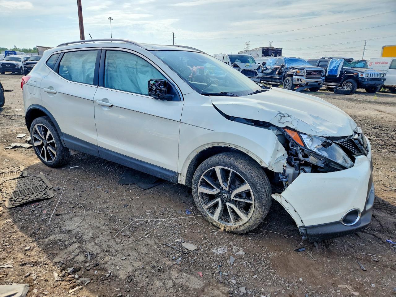 JN1BJ1CR8HW132716 · 2017 NISSAN ROGUE SPORT · 4/12