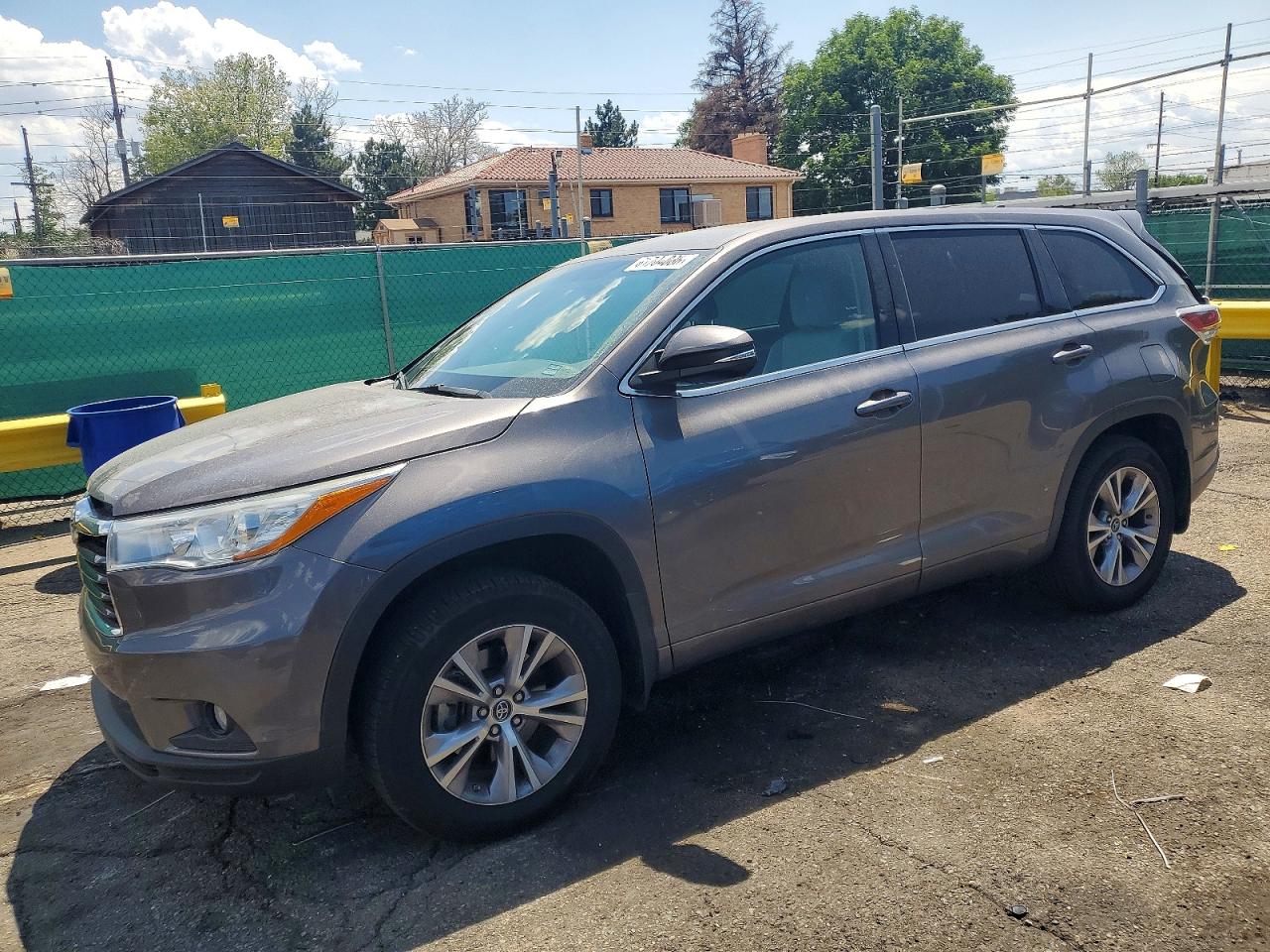 5TDBKRFH3GS340402 · 2016 TOYOTA HIGHLANDER