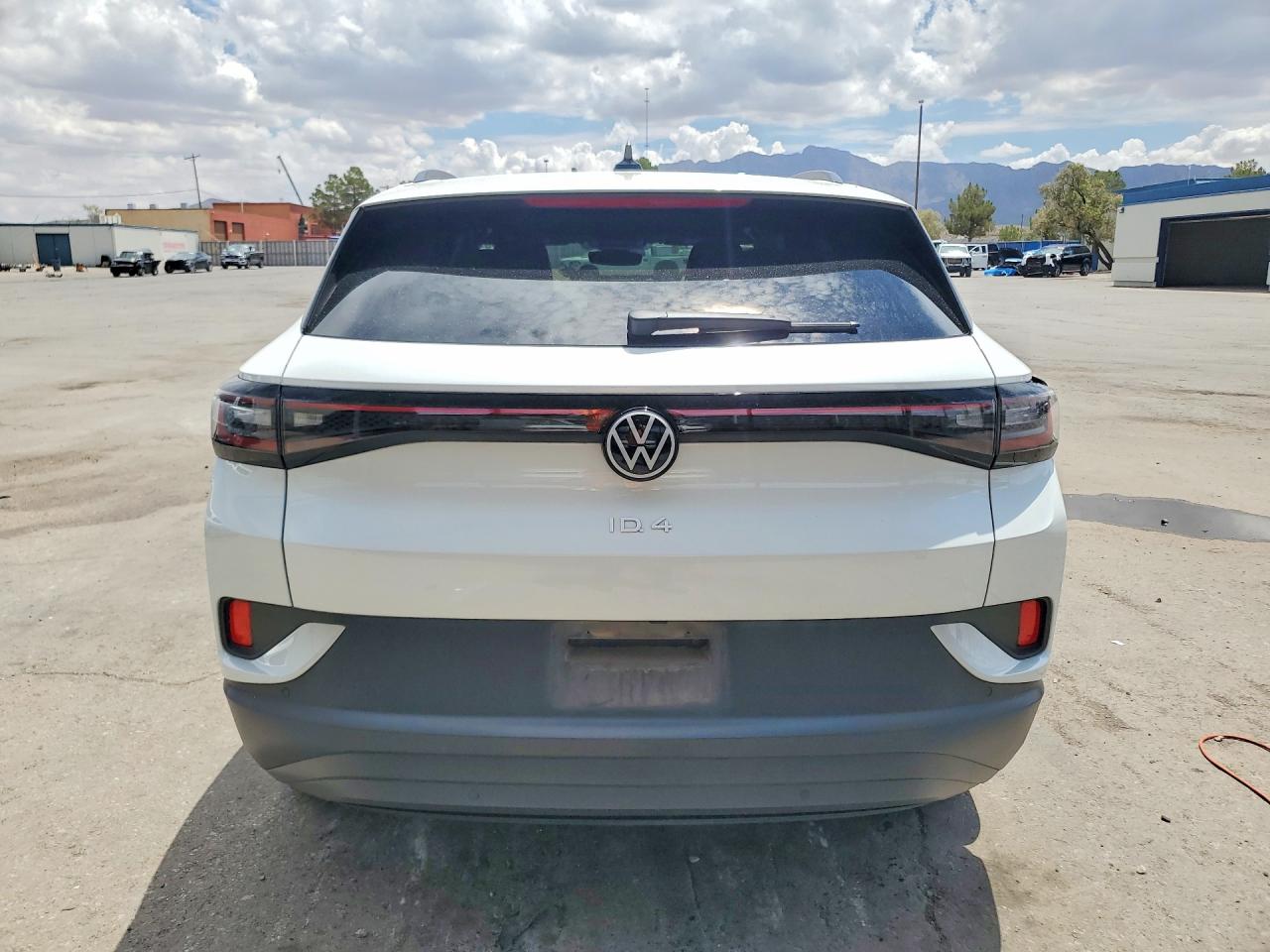 1V25MPE85RC009675 · 2024 VOLKSWAGEN ID.4 · 6/13