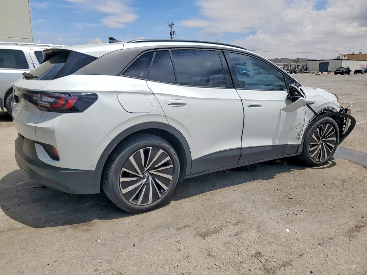 1V25MPE85RC009675 · 2024 VOLKSWAGEN ID.4 · 3/13