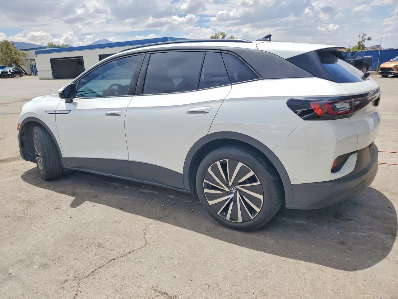1V25MPE85RC009675 · 2024 VOLKSWAGEN ID.4 · 2/13