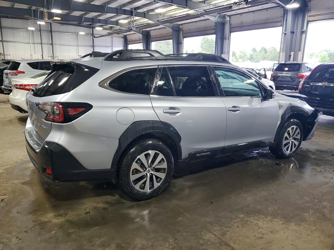 4S4BTADC7S3165065 · 2025 SUBARU OUTBACK · 3/13