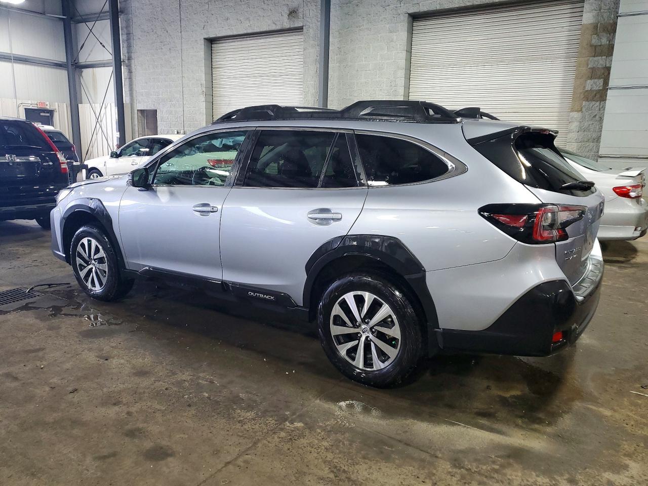 4S4BTADC7S3165065 · 2025 SUBARU OUTBACK · 2/13