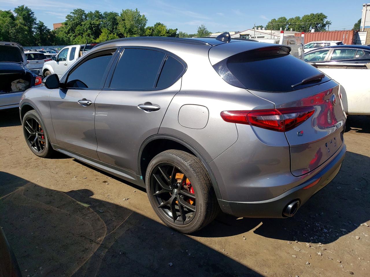 ZASPAKBN1K7C42846 · 2019 ALFA ROMEO STELVIO · 2/13