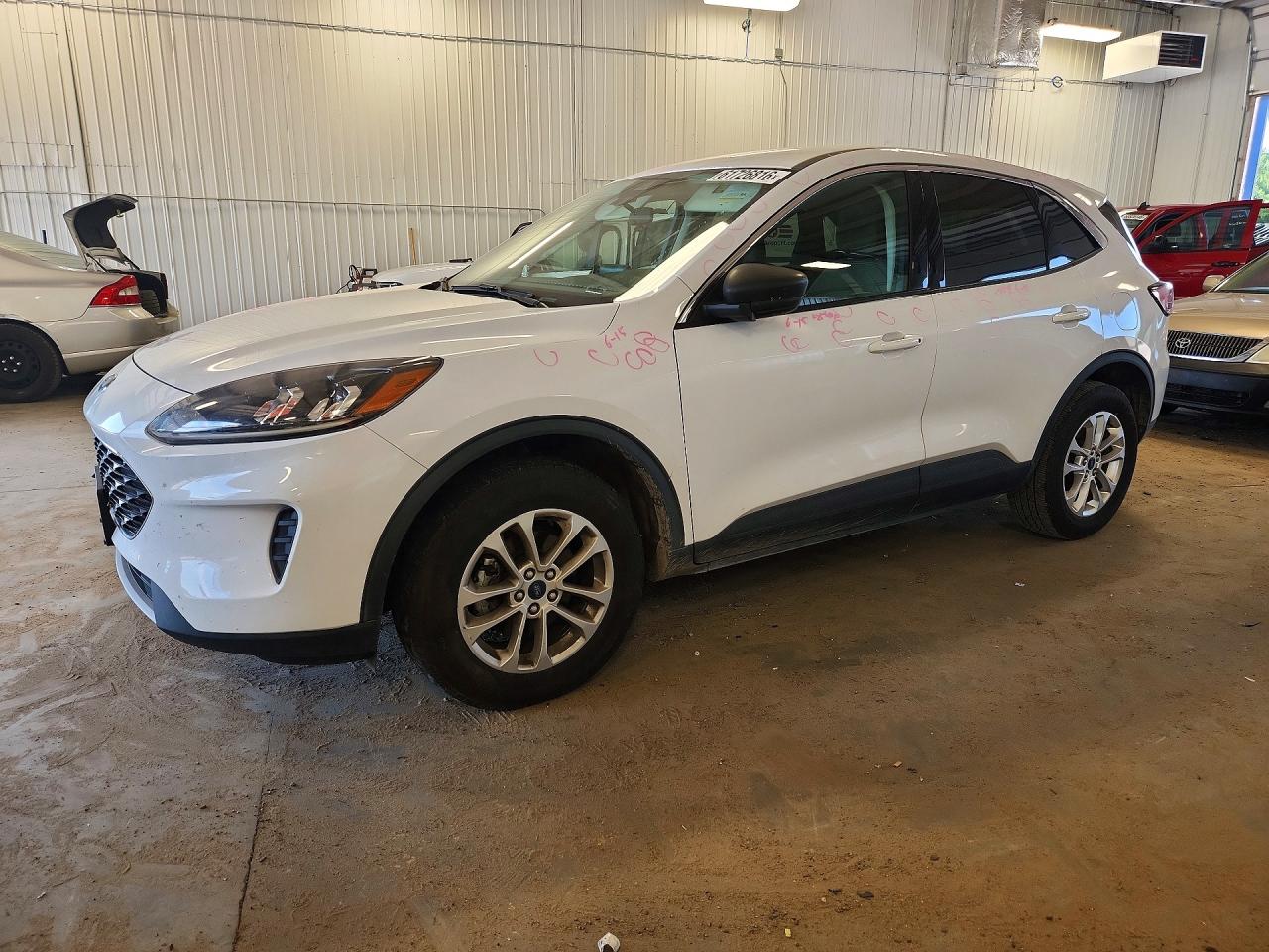 1FMCU9G67NUB14847 · 2022 FORD ESCAPE