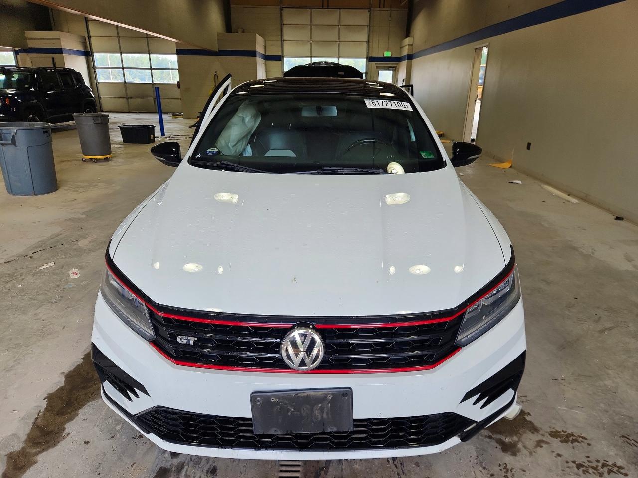 1VWJM7A3XJC038648 · 2018 VOLKSWAGEN PASSAT · 5/12