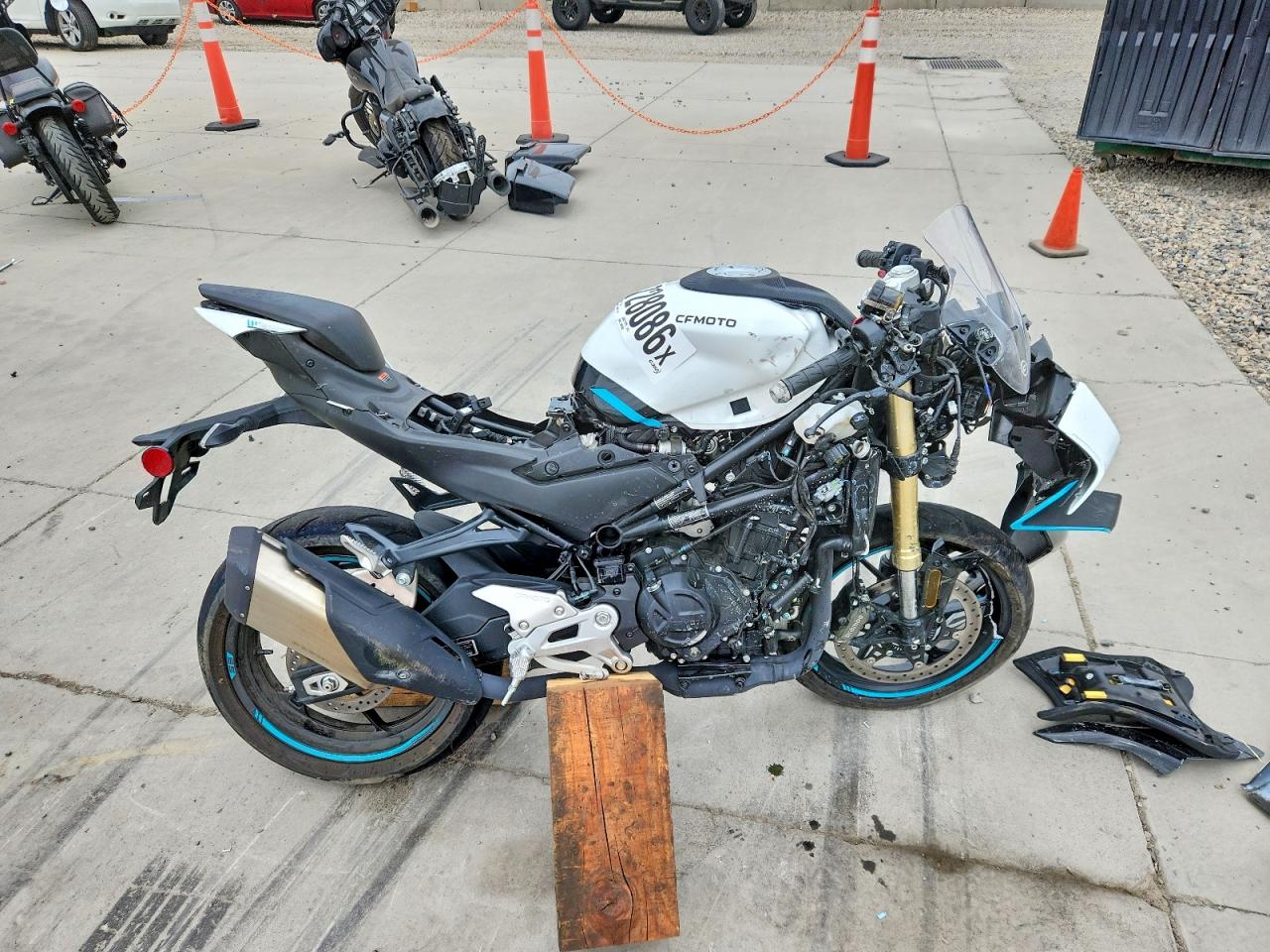 LCEPESLA0P6005402 · 2023 CF MOTO 450SS