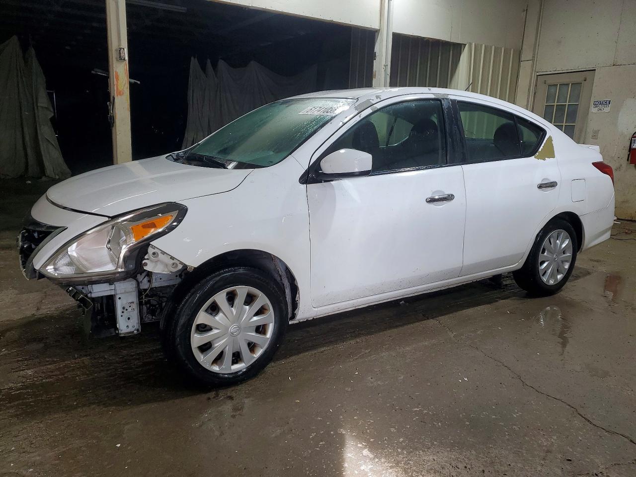 3N1CN7AP9JL883462 · 2018 NISSAN VERSA