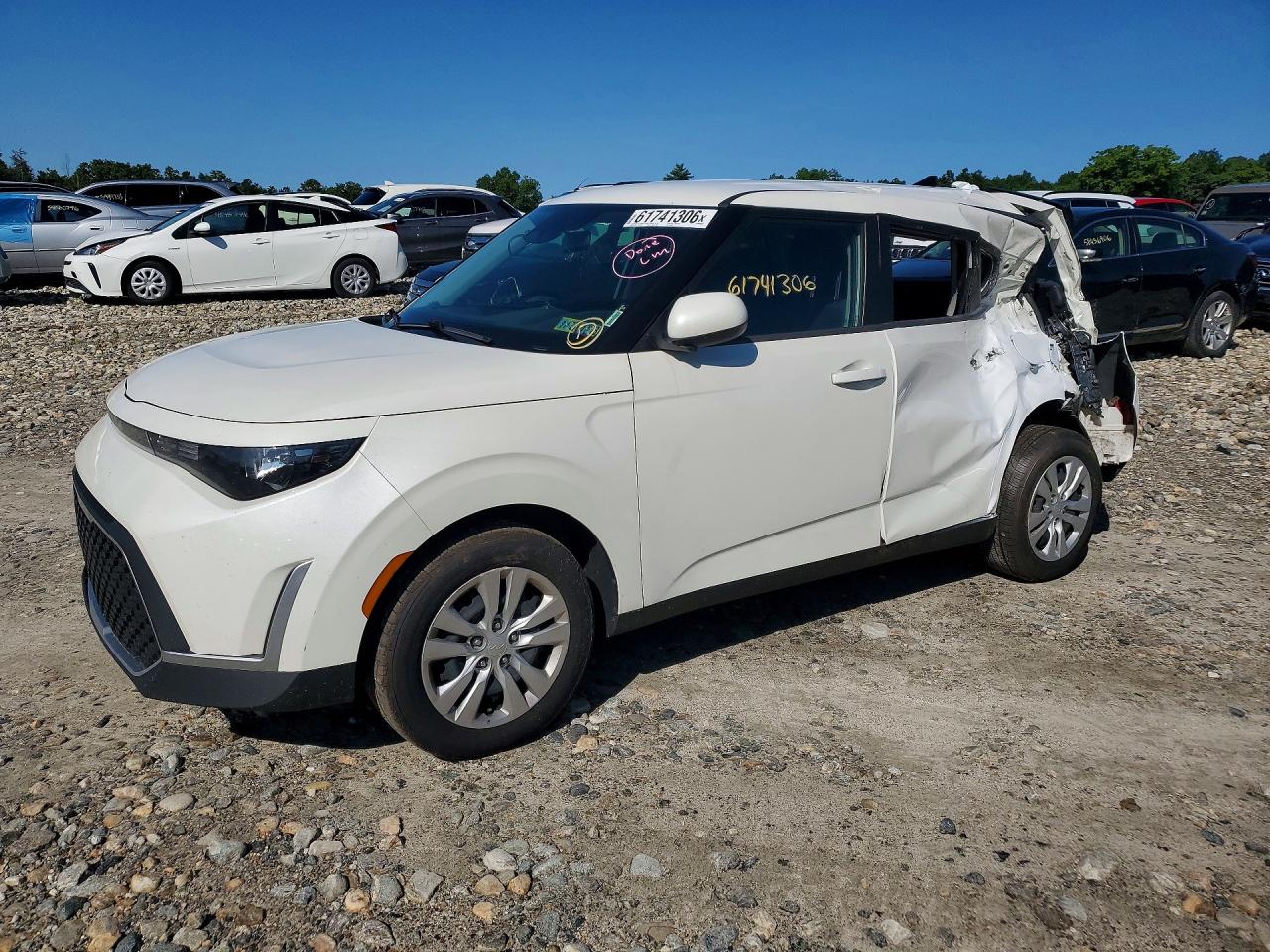 KNDJ23AUXP7839723 · 2023 KIA SOUL
