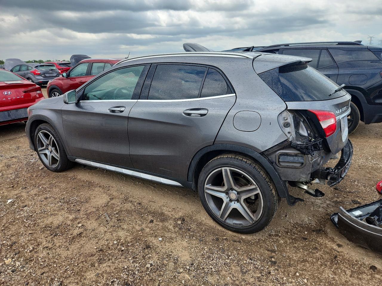 WDCTG4GB5GJ194255 · 2016 MERCEDES-BENZ GLA · 2/13