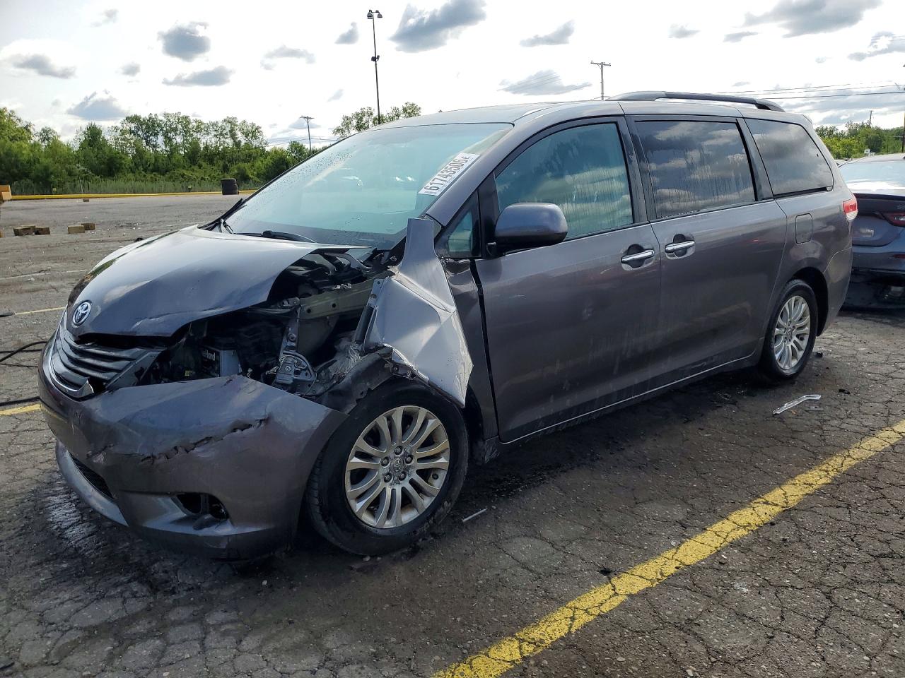 5TDYK3DC4BS081149 · 2011 TOYOTA SIENNA