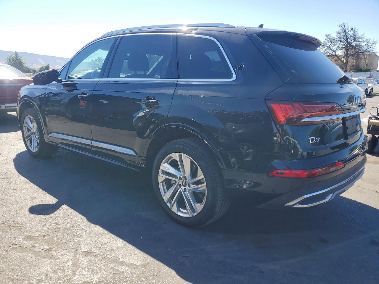 WA1LXBF79RD004315 · 2024 AUDI Q7 · 2/13