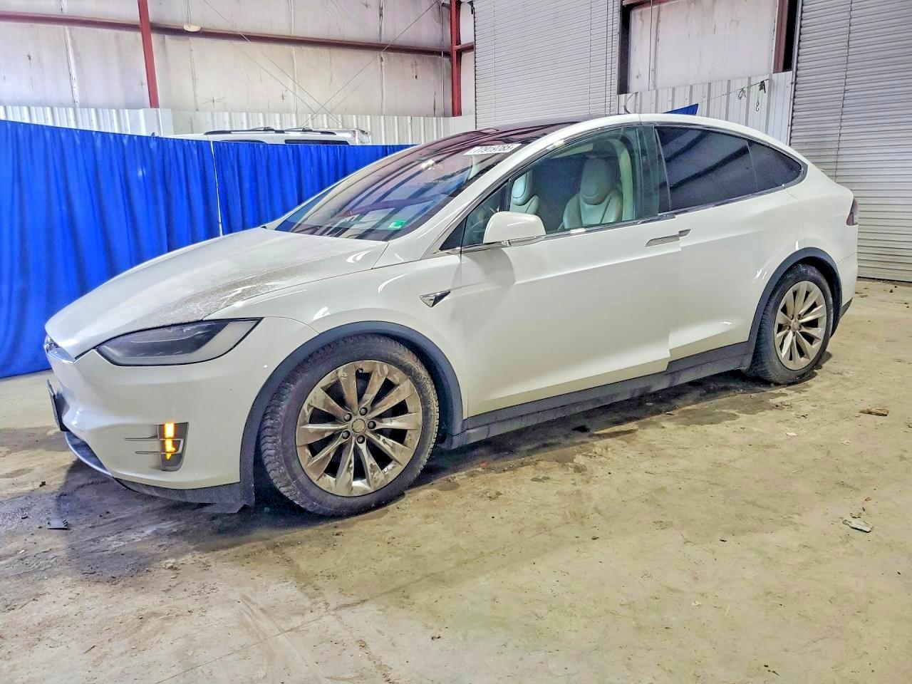 5YJXCDE29HF043692 · 2017 TESLA MODEL X