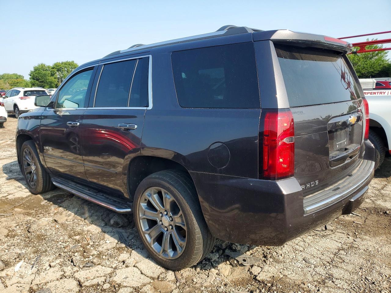 1GNSCCKC0HR186517 · 2017 CHEVROLET TAHOE · 2/13