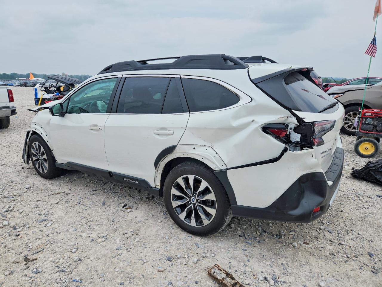 4S4BTANC6R3278482 · 2024 SUBARU OUTBACK · 2/13