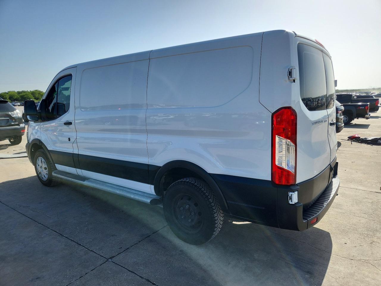 1FTBR1Y80NKA38595 · 2022 FORD TRANSIT · 2/14