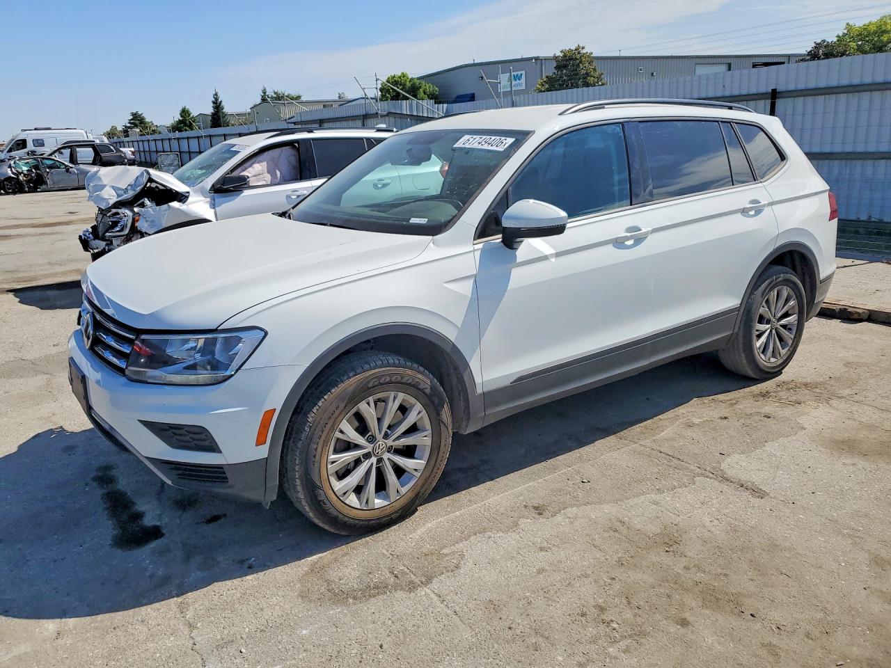 3VV1B7AX2LM020014 · 2020 VOLKSWAGEN TIGUAN