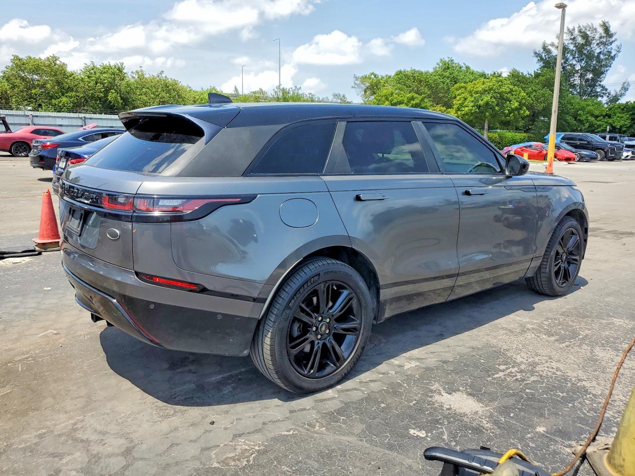 SALYL2RX8JA709950 · 2018 LAND ROVER RANGE ROVER VELAR · 3/13
