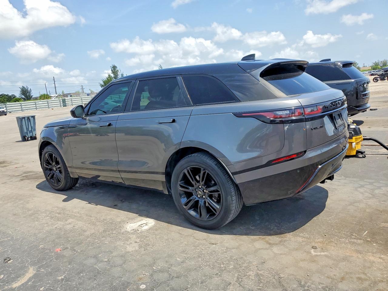 SALYL2RX8JA709950 · 2018 LAND ROVER RANGE ROVER VELAR · 2/13