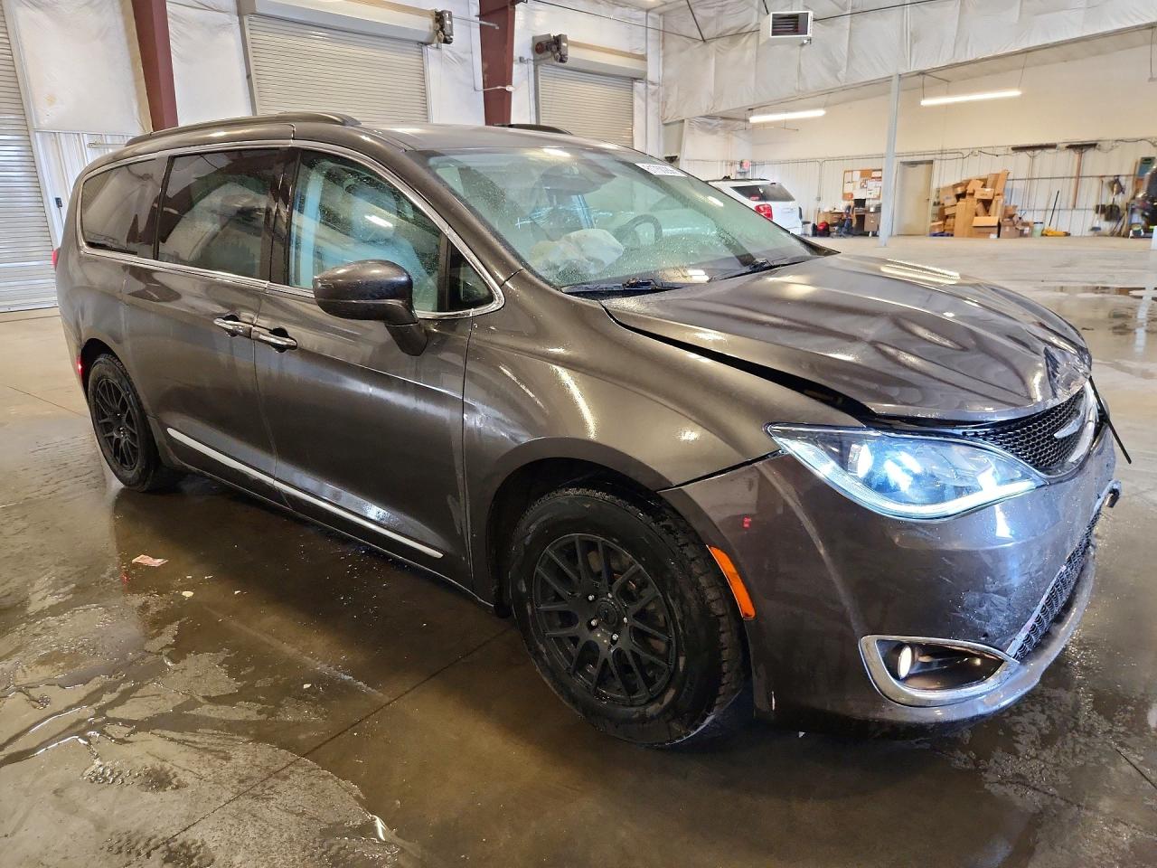 2C4RC1BG5HR571614 · 2017 CHRYSLER PACIFICA · 4/13