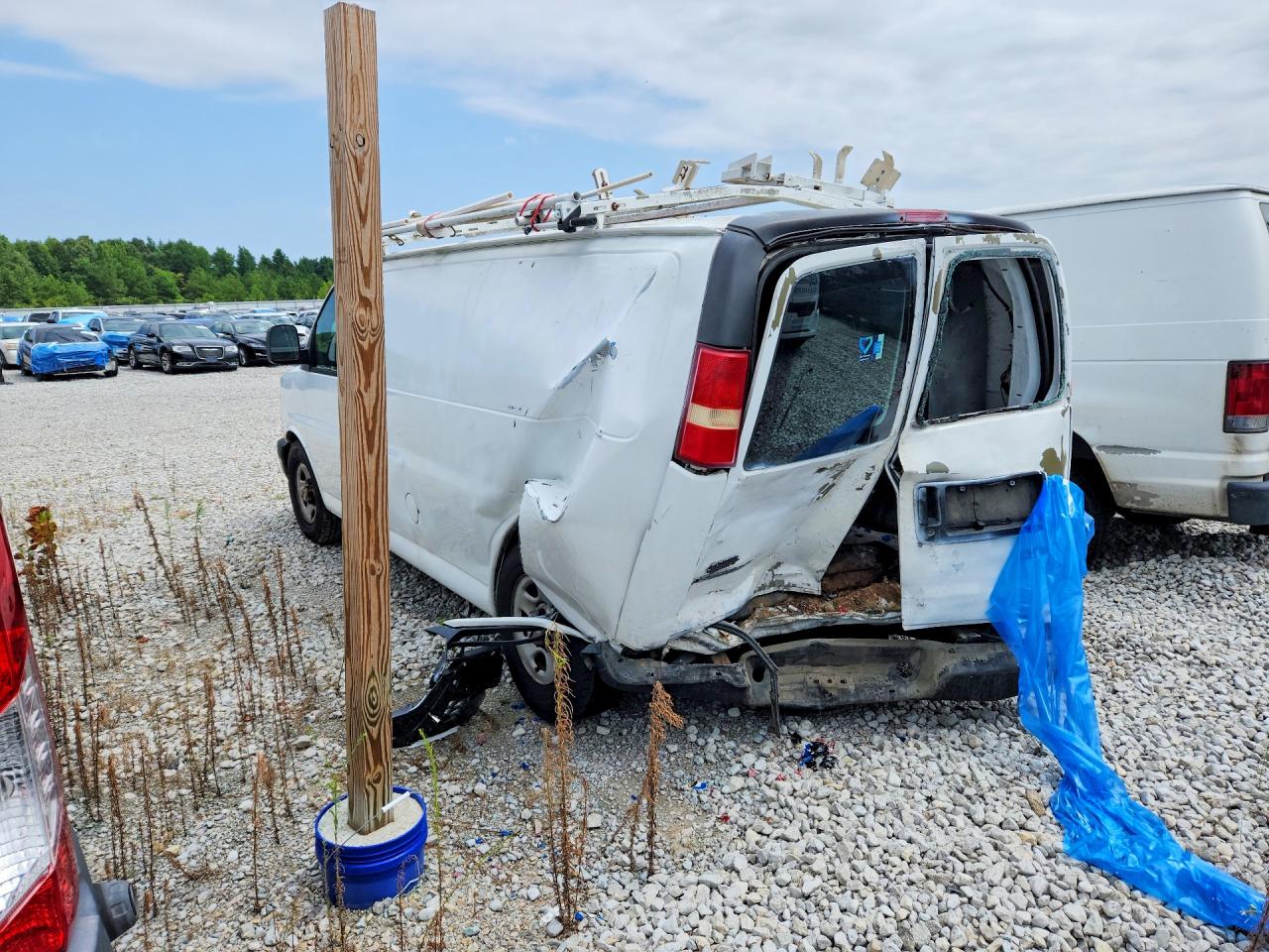 1GCFG15X551258503 · 2005 CHEVROLET EXPRESS G1500 · 2/12